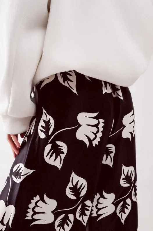 Elasticated Super Wide Leg Pants In Black