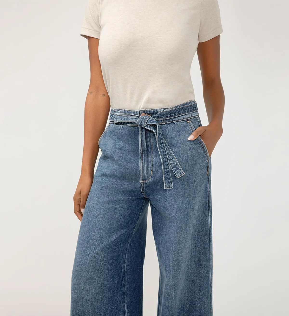 Ultra Wide Leg Belted Jeans